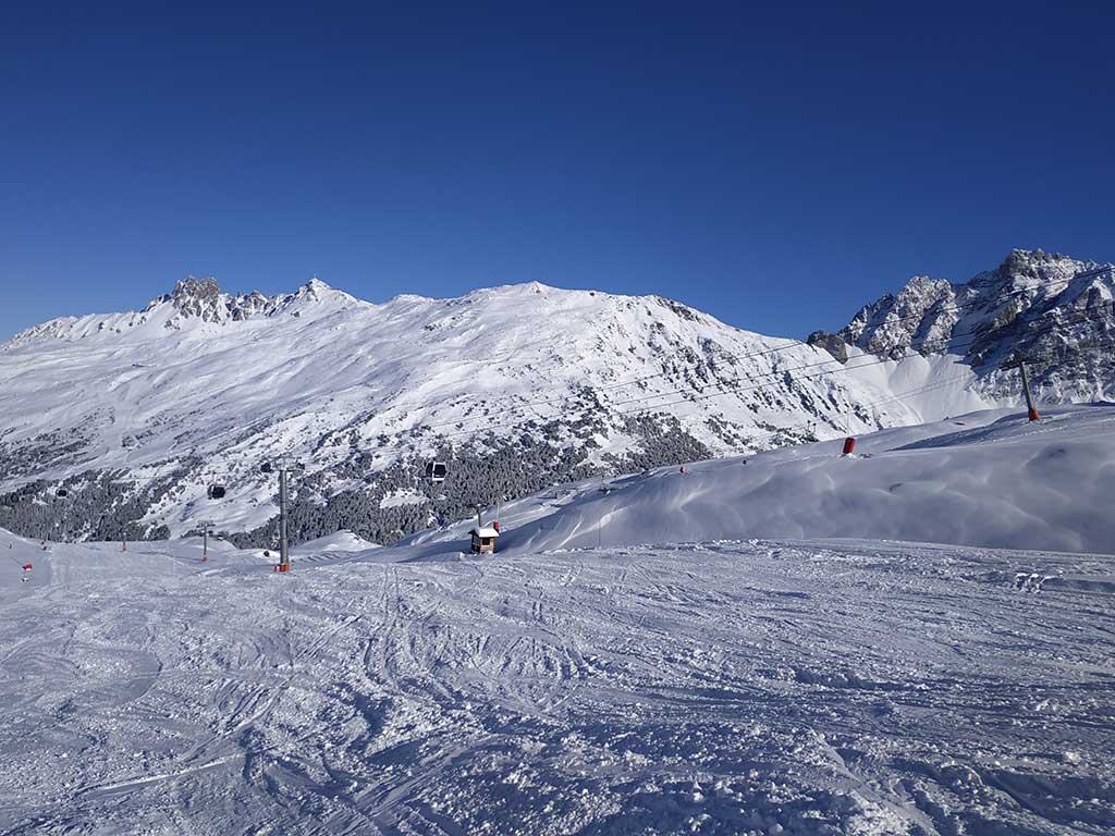 3-doline-Meribel-Skimanijaci-ski007