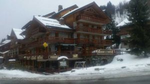 3-doline-Meribel-Skimanijaci-skim1706