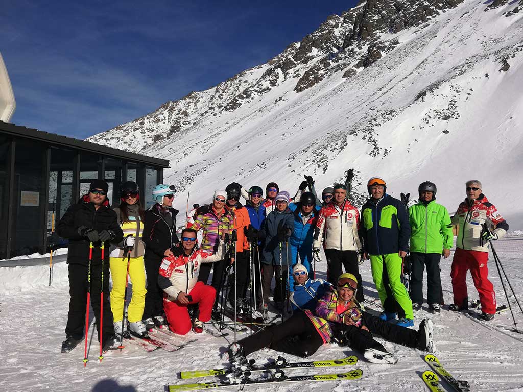 3-doline-Meribel-Skimanijaci-skim1909