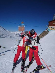 Les-2-Alpes-Skimanijaci-skim1908
