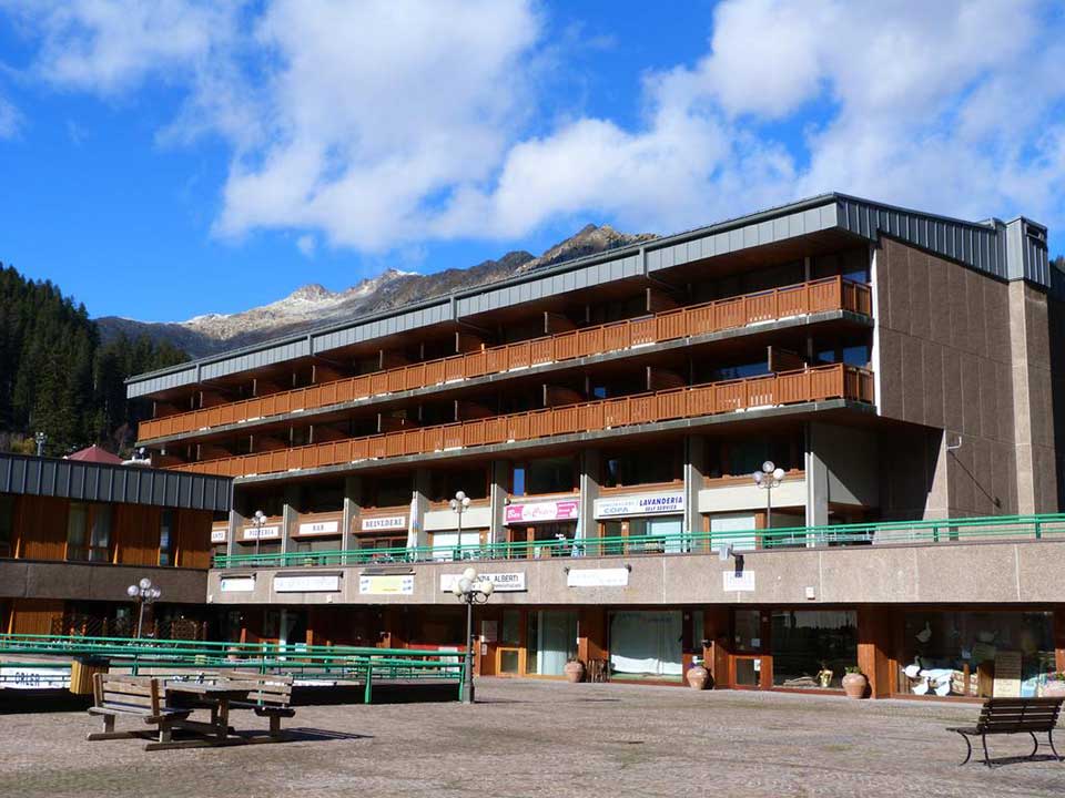 Madonna-di-Campiglio-Condominio-Rainalter-Skimanijaci-s002