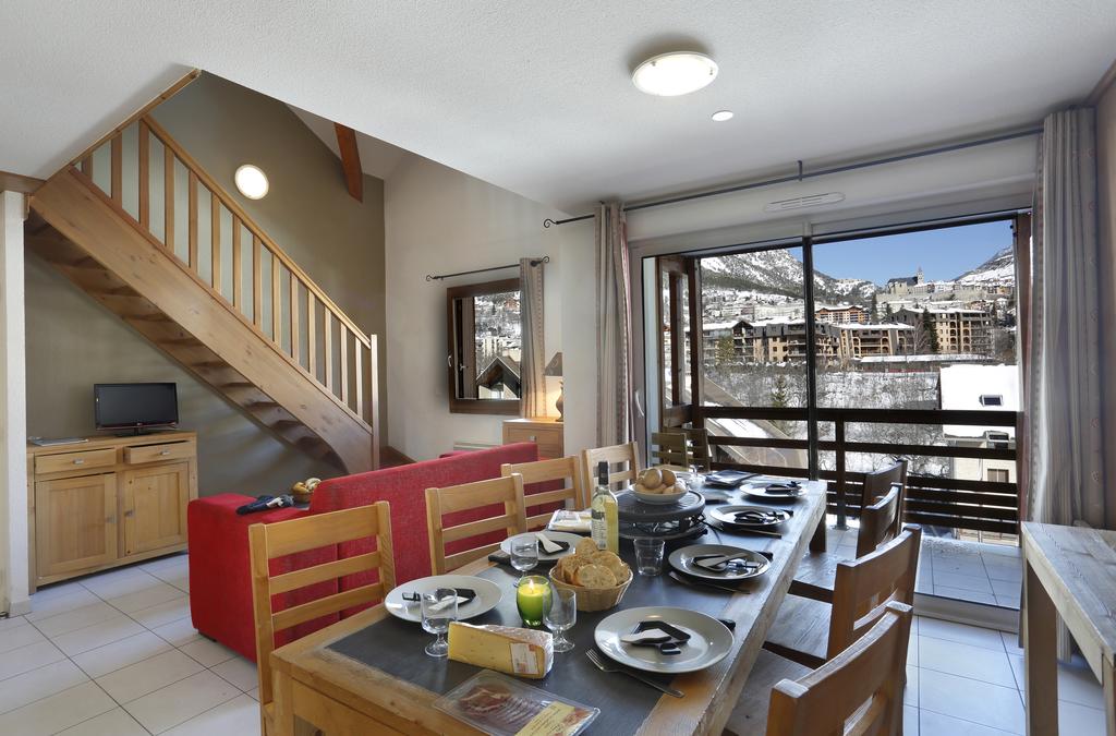 Serre-Chevalier-Nemea-L’Aigle- Blue-Skimanijaci-s015